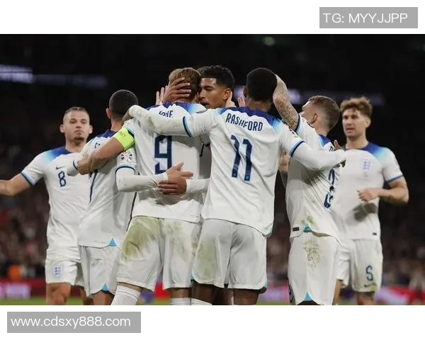 足球球星比赛中意外受伤传出裆部骨折震惊球迷与媒体关注